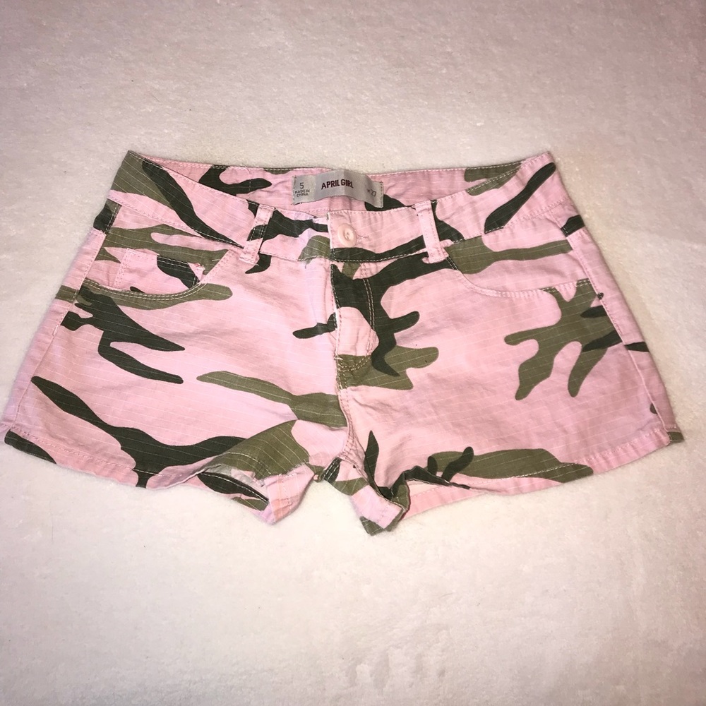April girl Camo Shorts,